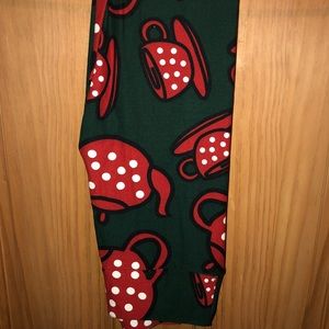 LuLaRoe Pants - NWT OS LLR Tea Cups & Tea Pots Printed Leggings LuLaRoe Pants - NWT OS LLR Tea Cups & Tea Pots Printed Leggings